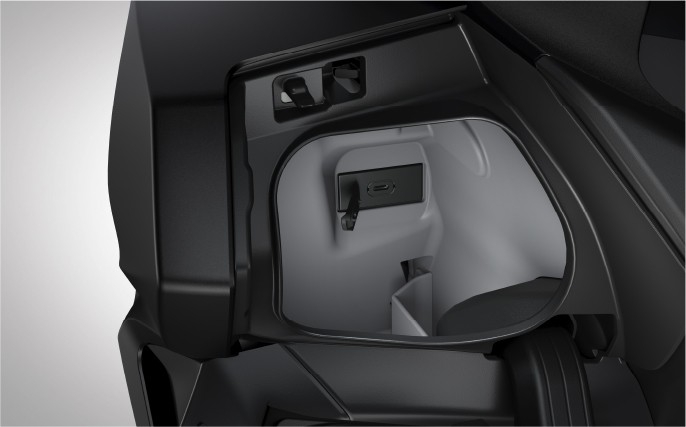 In-console USB Charger & Bottom Holder